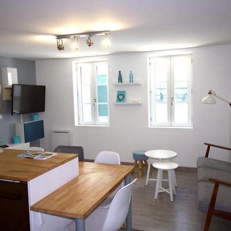 Cosy Apartment In The Center Of La Flotte Bagian luar foto