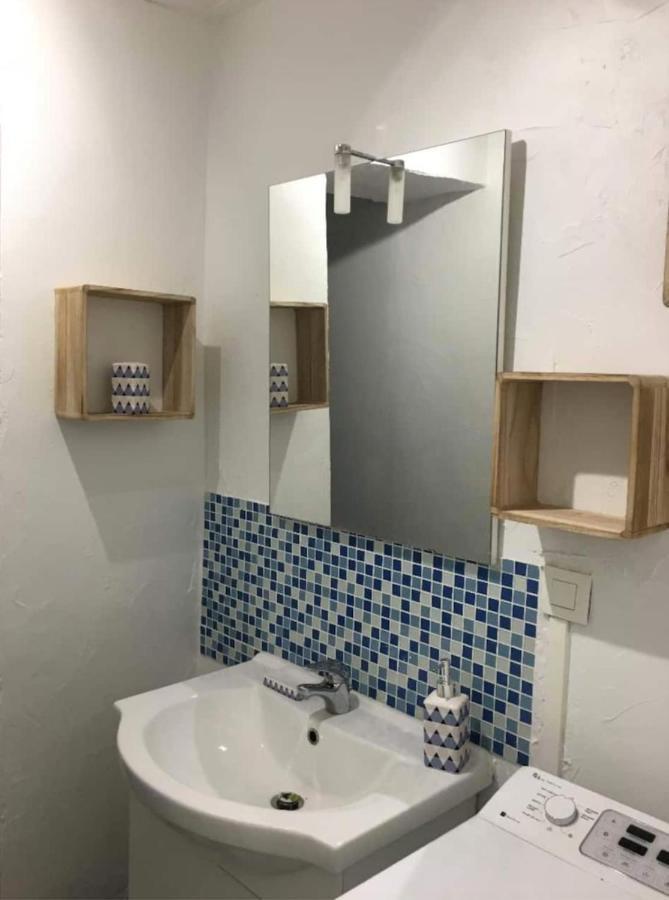 Cosy Apartment In The Center Of La Flotte Bagian luar foto