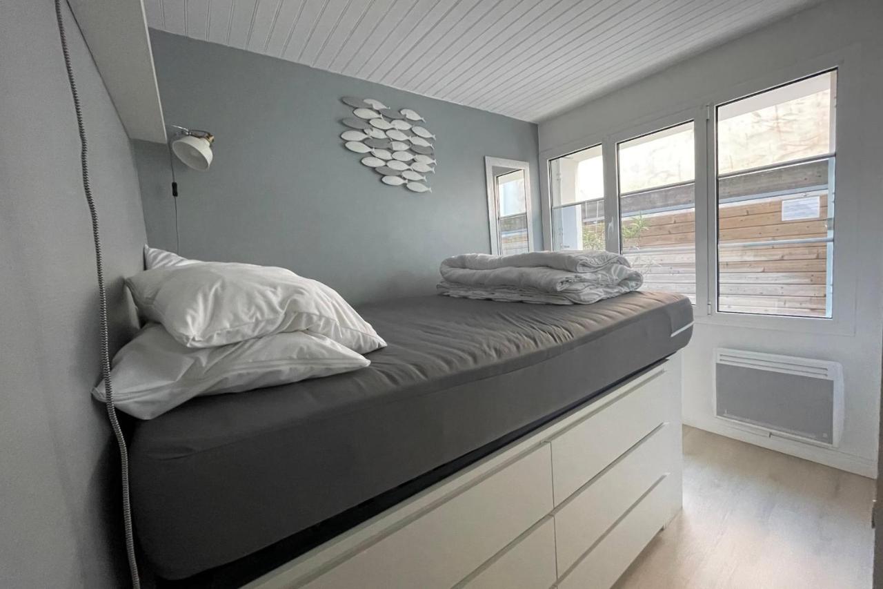 Cosy Apartment In The Center Of La Flotte Bagian luar foto