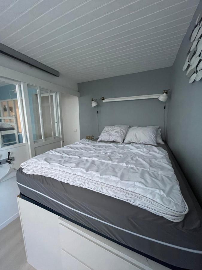 Cosy Apartment In The Center Of La Flotte Bagian luar foto